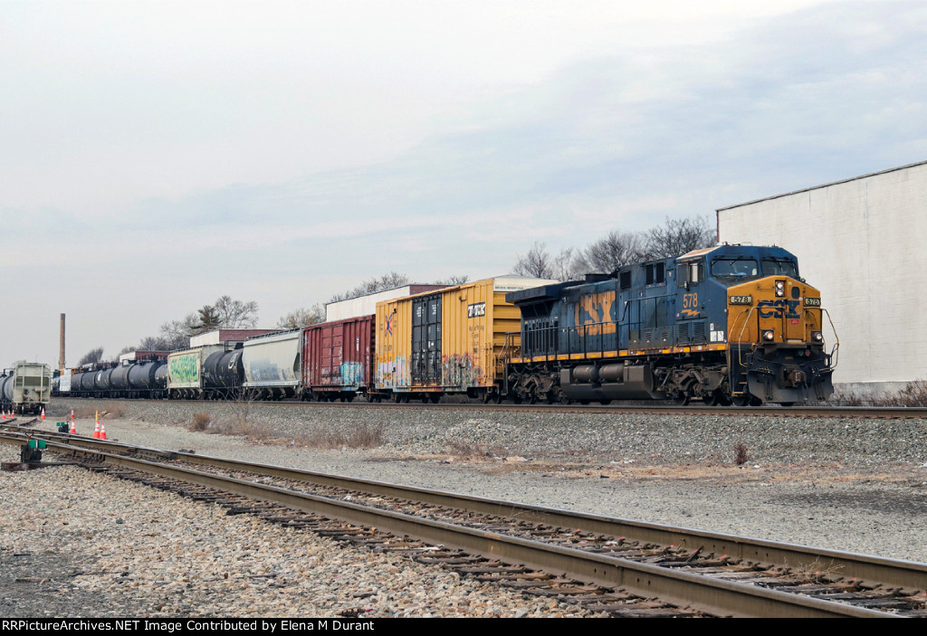 CSX 578 on Q-433